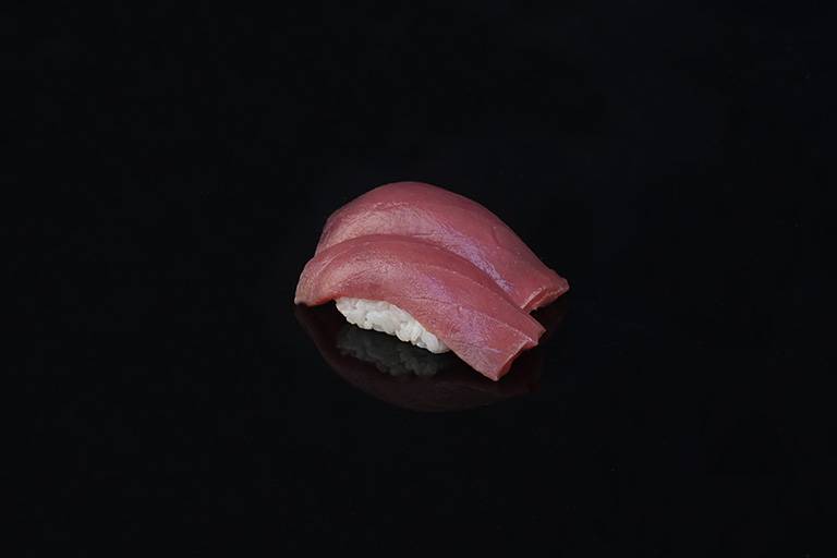 Tuna nigiri