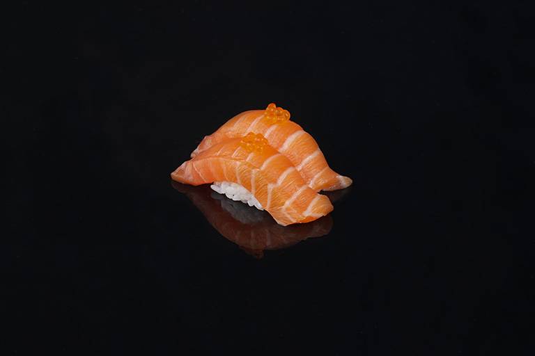 Salmon nigiri