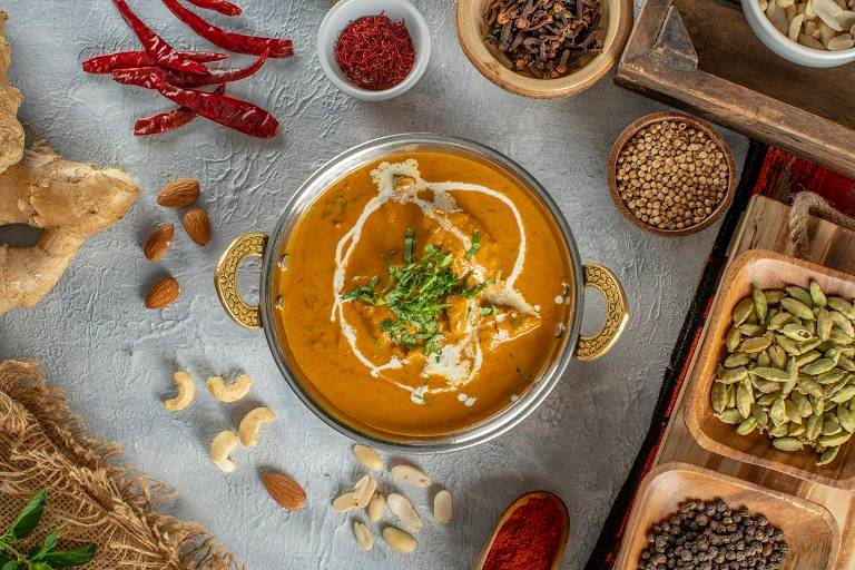 Shrimp with korma sauce