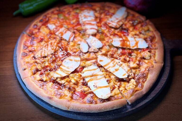 BBQ chicken pizza