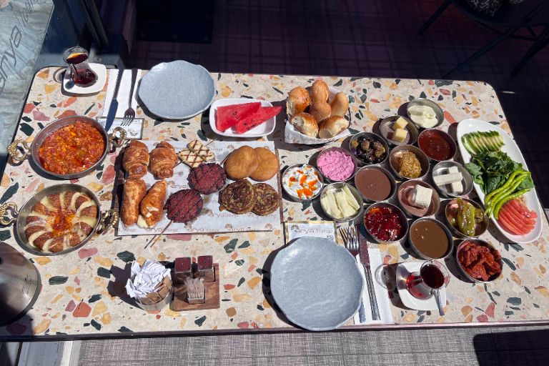 Breakfast for 3