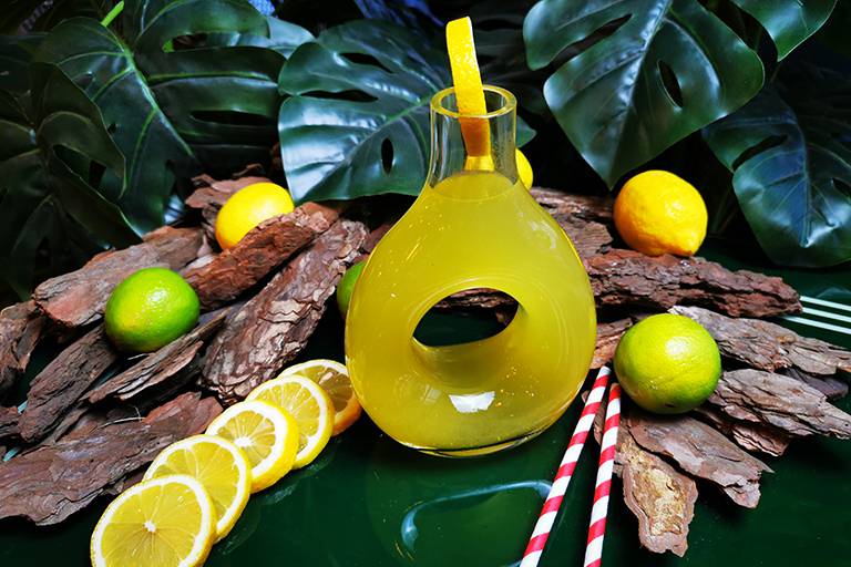 Peach lemonade