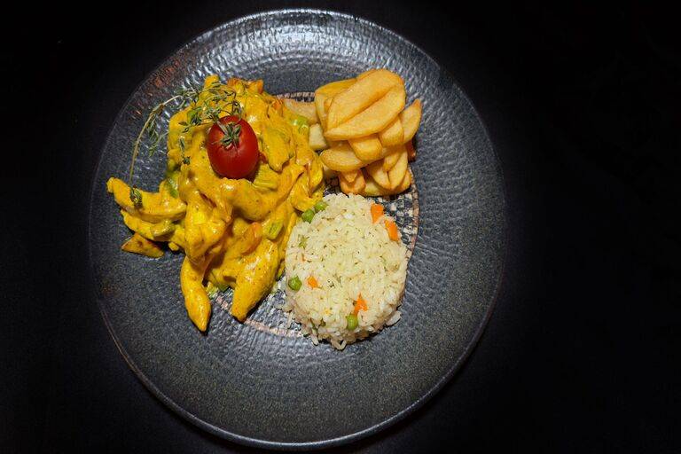 Chicken with curry sauce