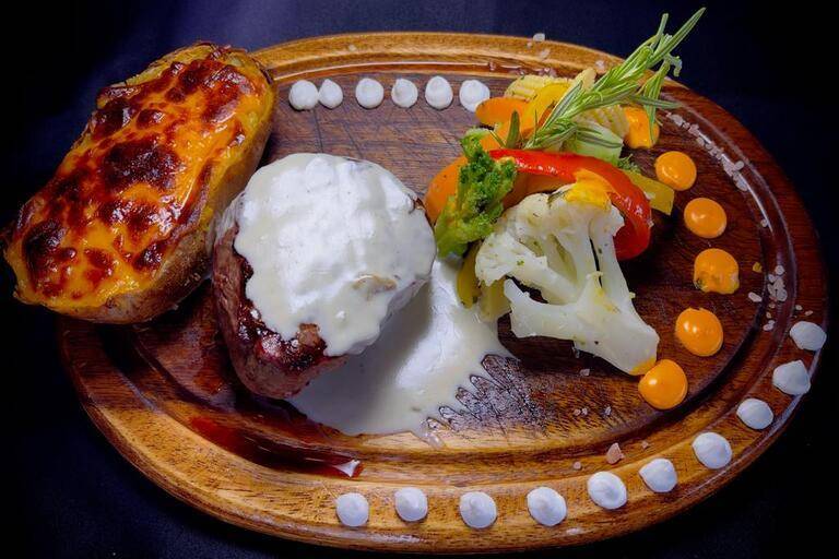 Tenderloin with Roquefort Sauce