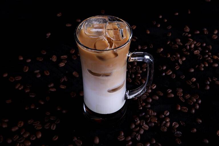 Flavoured ice latte (caramel, vanilla, chocolate)