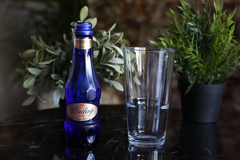 Sparkling mineral water