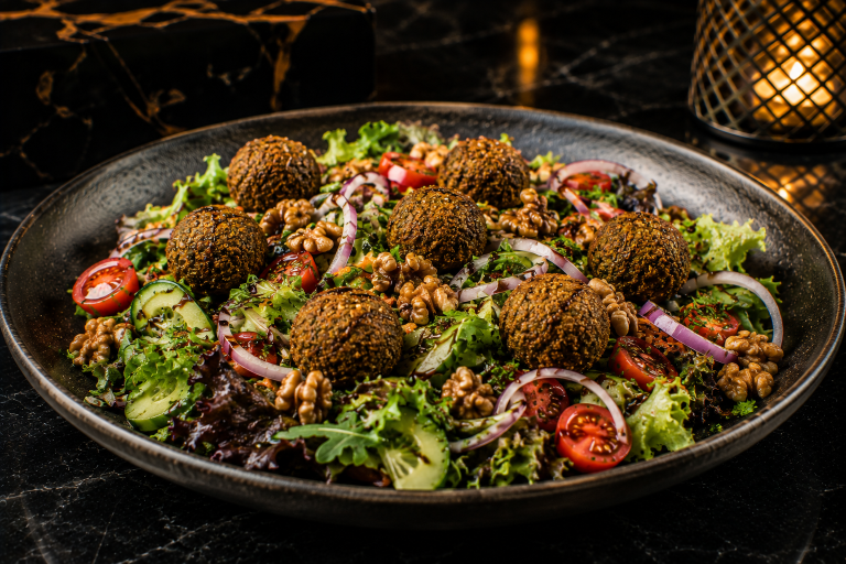 Walnut falafel salad