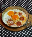 Pan-fried eggs with sucuk