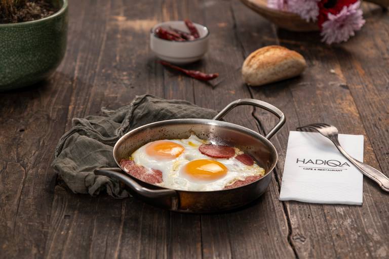 Eggs with sucuk