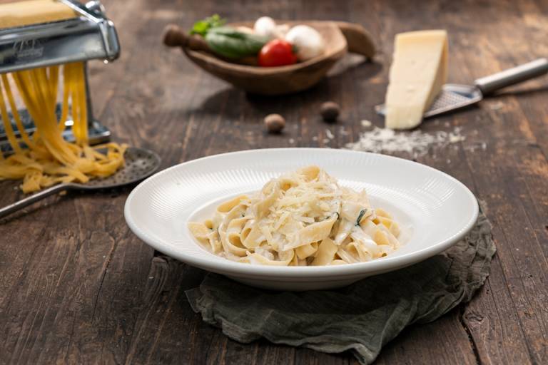 Fettuccine Alfredo
