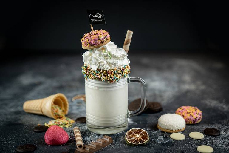 Vanilla milkshake