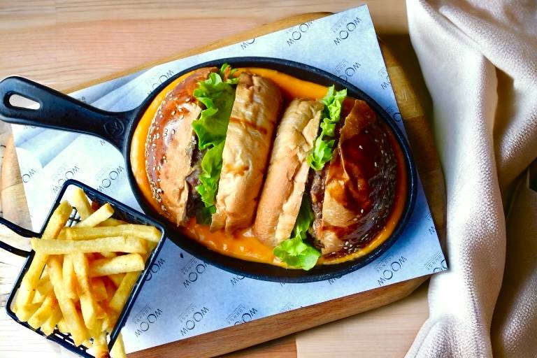 Extra Cheddar Cheeseburger