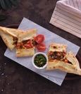 Pide with diced beef
