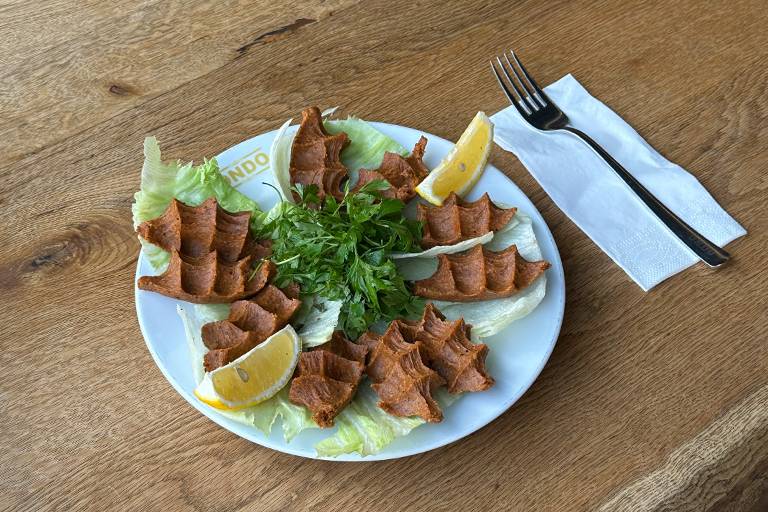Çiğ köfte (half portion)