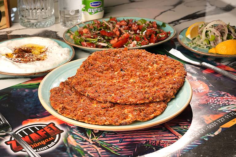 Tabla Lahmacun