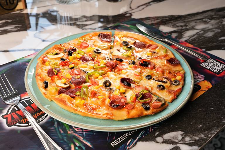 Mixed pizza