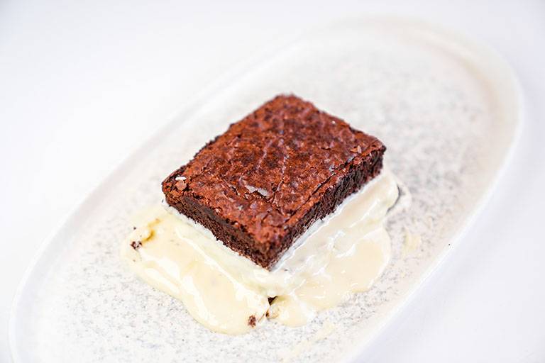 White ÇİK. Brownie